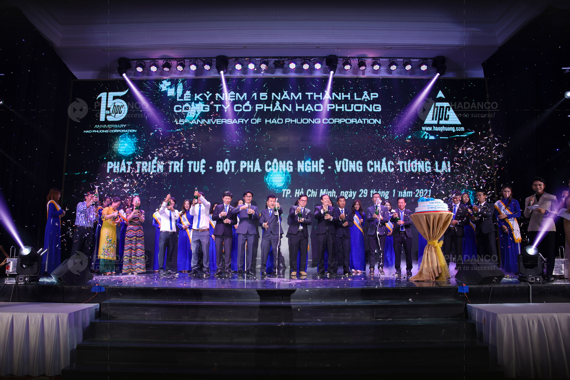 lễ kỷ niệm thành lập công ty Hạo Phương