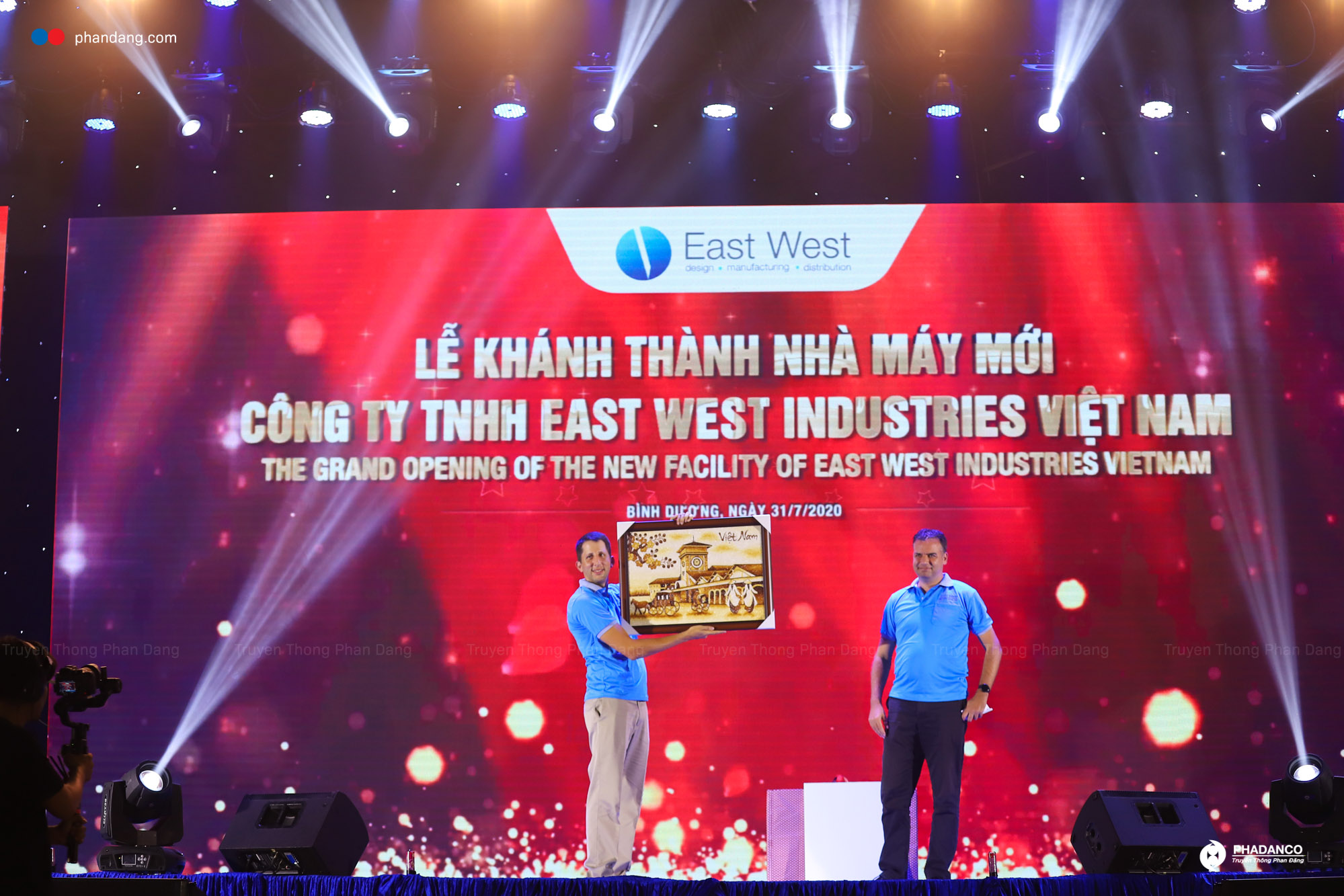 Tổ chức lễ khánh thành nhà máy East West Industries Việt Nam (EWI)