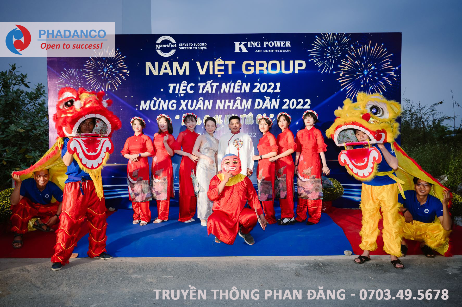 Backdrop chụp hình tiệc tất niên Nam Việt Group